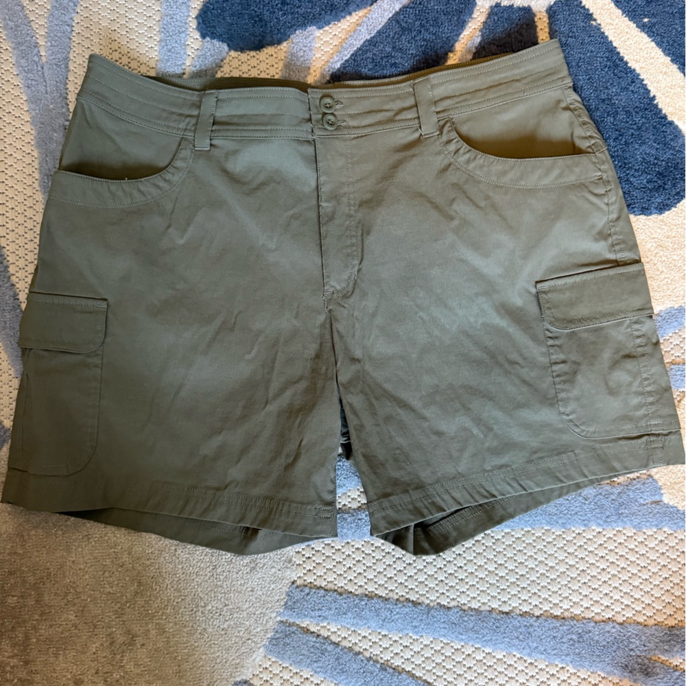 Eddie Bauer Olive Green Cargo Shorts
